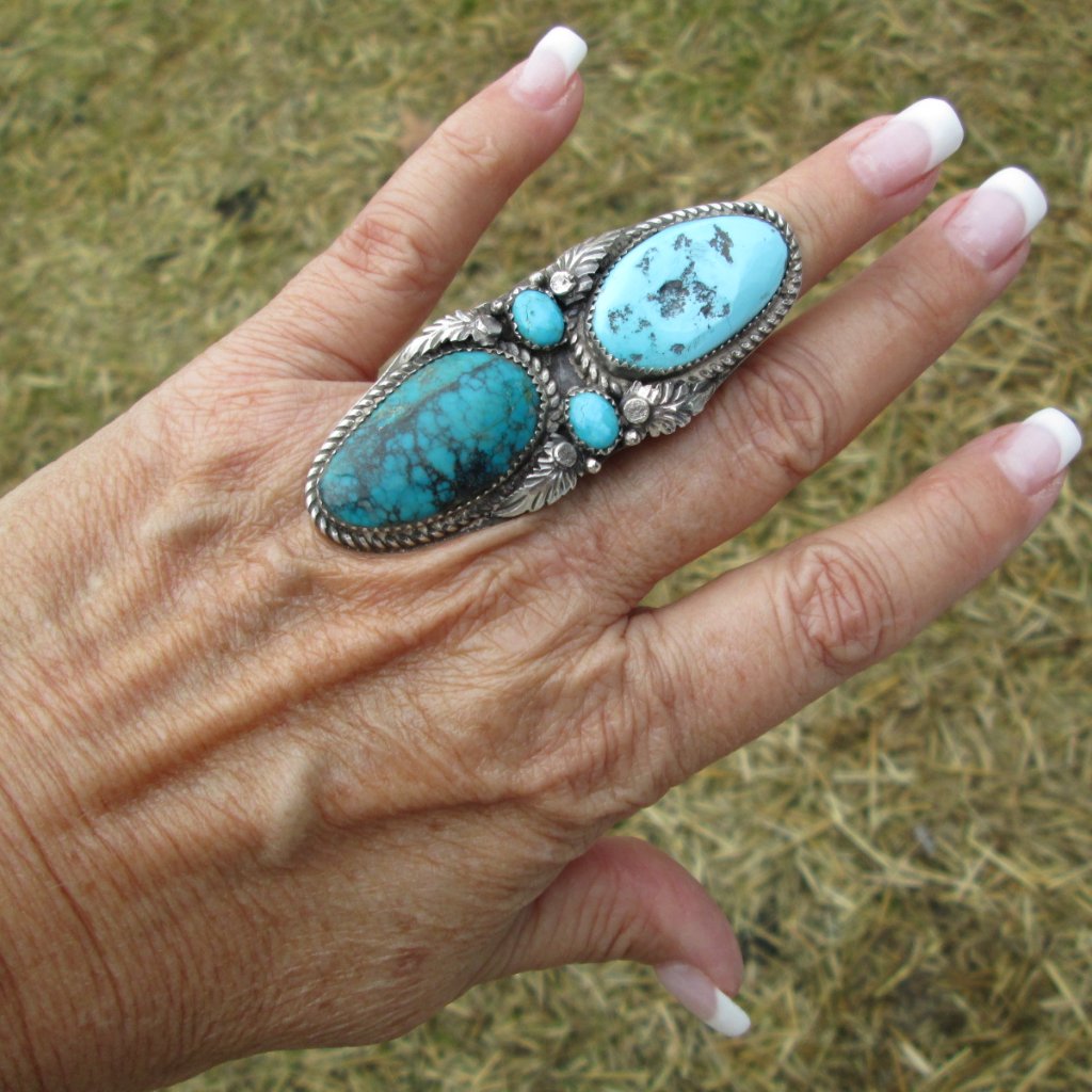 Vintage Native American Hand Tooled Sterling Genuine Turquoise Ring 1050$